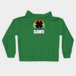 COLORFUL ILLUSTRATIVE RETRO GAELIC SLAINTE Kids Hoodie